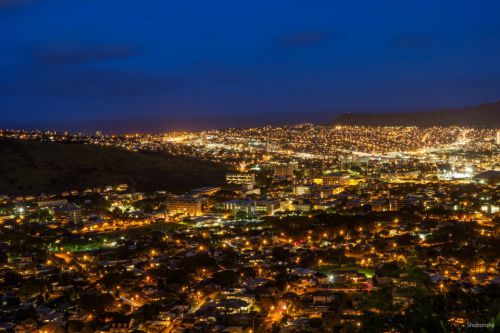 【ハワイ】ロイズ・シーフードディナーとタンタラス夜景ツアー満喫