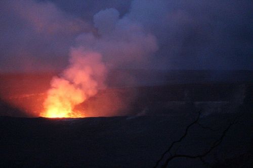 ハワイ島キラウエア火山で75歳男性滑落死