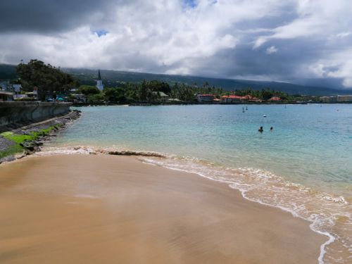 ハワイ島、カイルアコナの海沿いの散策に「あると役立つ」と思ったもの